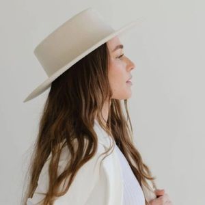 Gigi Pip Dahlia Felt Boater, Off White XS (55cm)